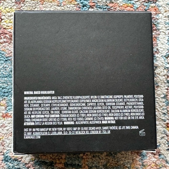 IL MAKIAGE MINERAL BAKED HIGHLIGHTER in Material Girl - Picture 2 of 5